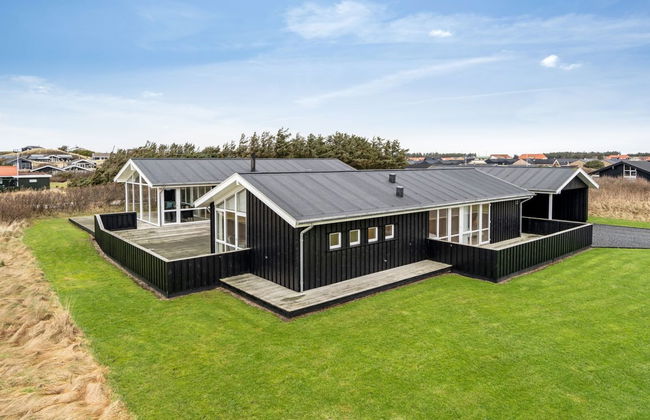 "Eileen" - 300m from the sea - Photo 5