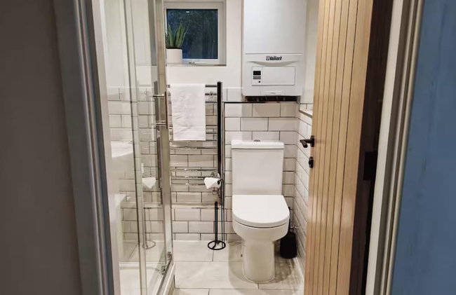 2-Bed Apartment - For Contractors & Business Travellers - Long Stays Welcome - Photo 38