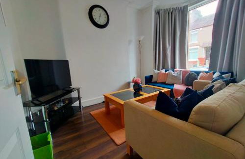 Newly Renovated 3 Bedroom House, 6 beds with 2 showers, near University Town Centre - Foto 17