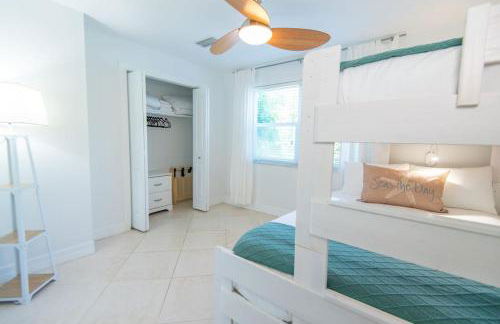 Pet-Friendly 2BR - No Pet Fees - Walk to Beach - Foto 22
