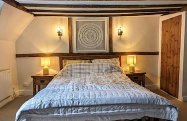 Cosy character cottage in central Marlborough UK - Photo 6