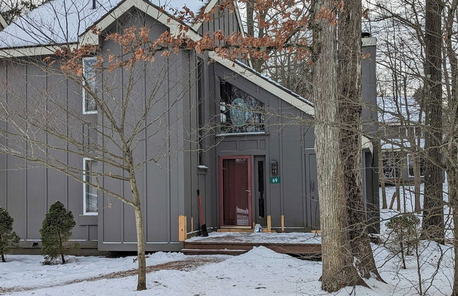 Frost Hollow by Avantstay Deck w/ Grill, Game Room Loft - Photo 21