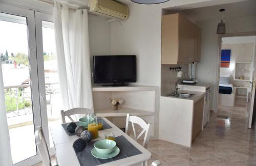 KyMa Studios and Suites - Photo 26