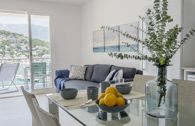 Bright Apartment Near Mountains - Photo 13