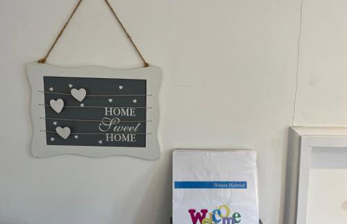 A Home from Home -2 Bed Flat & Free Driveway Parking - Foto 41