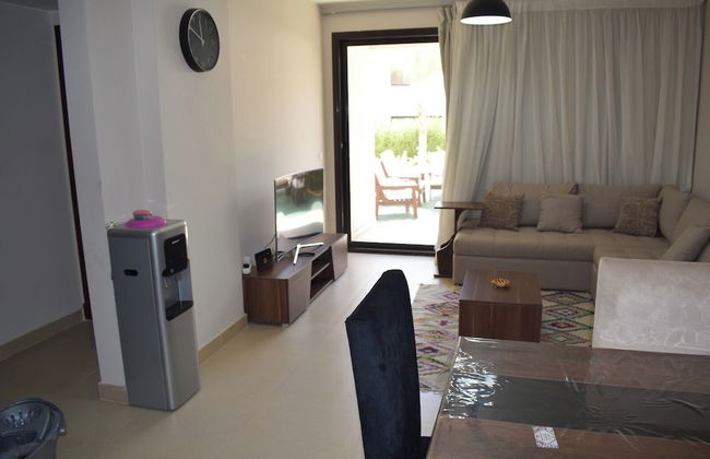 Whispering Waters, Two Bedroom With a Garden, Azha - Foto 14