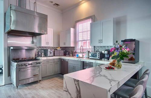 Five BR - Sleeps 10! Steps from French Quarter - Foto 2