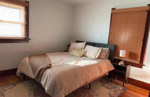 Cozy Craftsman Home Near UW and Downtown - Foto 24