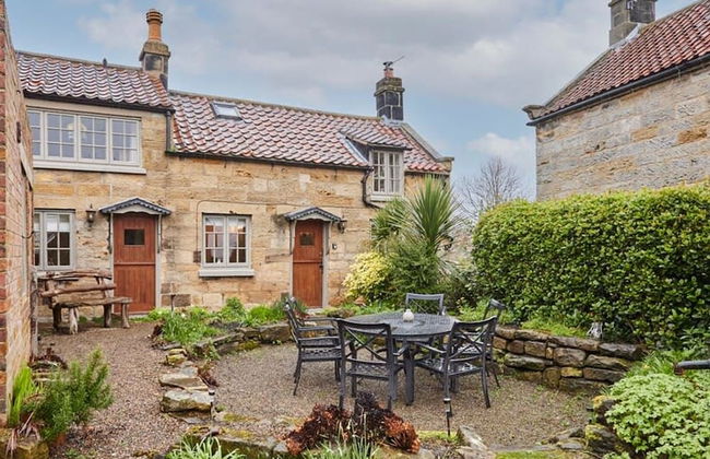 Host Stay Colcott Cottage - Photo 4