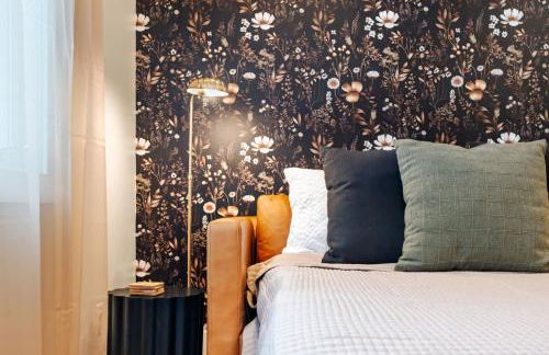 Stone Flora 2BR Condo Near Downtown and Bay - Photo 31