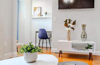 Jennifer's Stylish Apt Private Deck Backyard Oasis - Foto 2