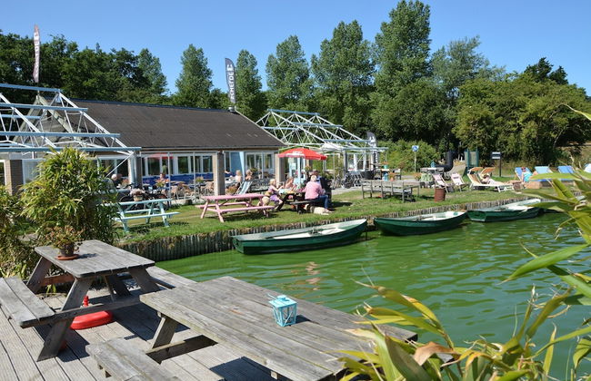 Lovely Family House on Edge of Park near Lake & Sea - Foto 26