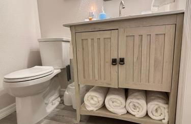 Beautiful Sunsets just Steps from Beach with King Bed and Queen Sleeper Sofa - Foto 19