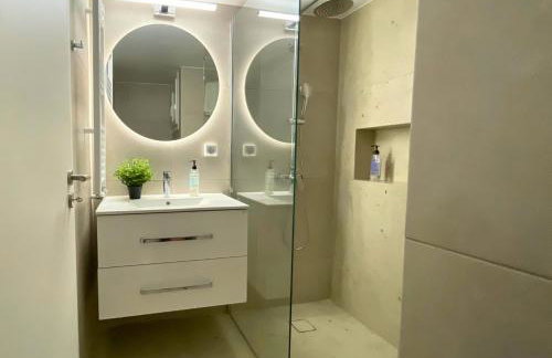 Quiet Central 2-bedroom Flat 4' to Metro & Shops - Foto 16