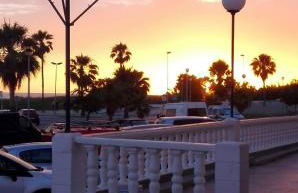 Apartamento primera linea de playa con gran patio, consultar disponibilidad de aparcamiento - Foto 13