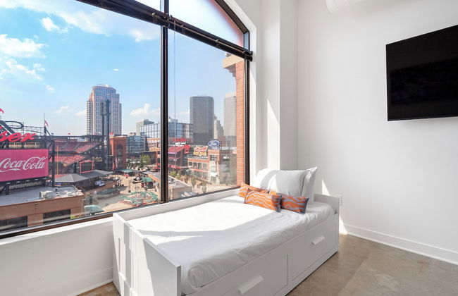 Ballpark Luxury Loft Steps from Arch - Photo 13