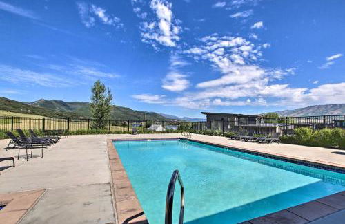 Newly-Built Lakeside Gem with Community Perks! - Foto 42