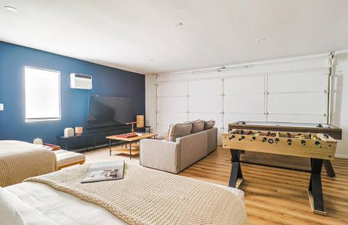 The Pink House - Palm Springs Gem with Private Pool & BBQ - Foto 32