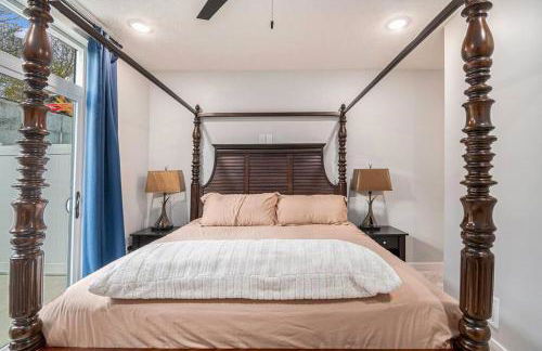 Luxurious Midtown Retreat with Elevator Access - Foto 23