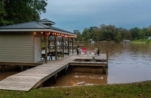 Serene Lakefront Home with Hot Tub and Boat for Rent! - Foto 47