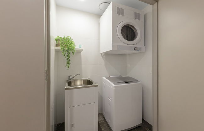 Meriton Suites Adelaide Street, Brisbane - Photo 17