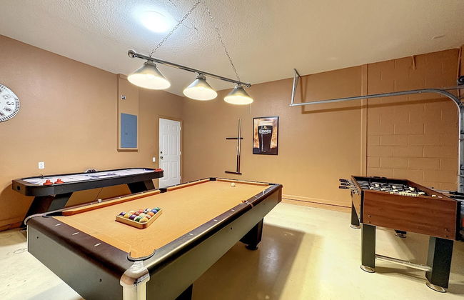 This Amazing 6 Bedroom Property With a Lake View - Foto 8