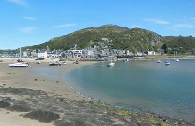 Seaview Apartment Sleeps 2 -patio -wifi -Tv - Photo 13