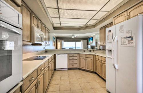 Gulf Views and Pool Access Coral Reef Resort Condo - Foto 9