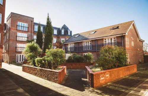 ! LARGE ! Apartment Central Leatherhead Sleeps 6! - Foto 12