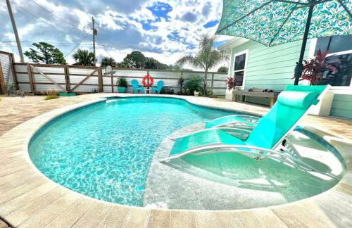 2 Fins Up, Beach Home, Private Pool , Golf Cart, 6 beds - Foto 15