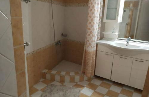 Σπίτι Στη Λίμνη Πλαστήρα Μπελοκομίτη - Photo 13