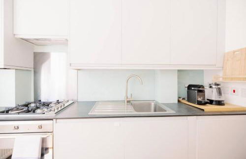 Bright, Spacious 2-bed, 5 mins from Tube, Sleeps 4 - Pass the Keys - Foto 16