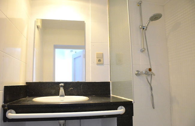 Group Escape by Molignee River - Foto 48