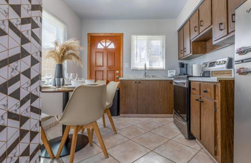 Cozy AirportHouse 5 min del aeropuerto WiFi parking privado - Foto 3