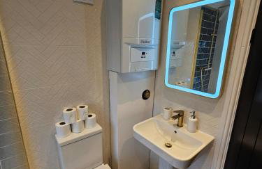 The Rocky Luxe - 4 Bedrooms - Parking - Sleeps 8 - Foto 28