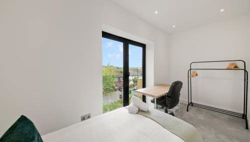 3 Bed House near Purley, by ARP Homes, Free Parking, Ideal for Long Stays & Insurance Bookings - Foto 4