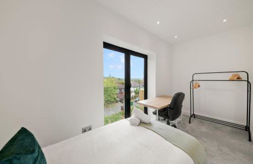 3 Bed House near Purley, by ARP Homes, Free Parking, Ideal for Long Stays & Insurance Bookings - Foto 4