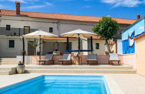 House Angela with private pool, private parking, wi-fi and fully fenced garden - WiiBuk - Foto 1