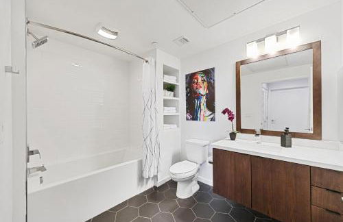 Fairfax District Chic City Oasis 2 BR Apt with Den 136 - Foto 12