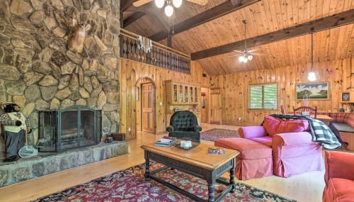 Serene Sky Valley Family Chalet with Fireplace - Foto 5