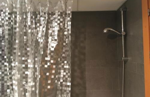 Piso Frente al Mar Primera Línea de Playa en Malaga con Parking Gratuito - Photo 14