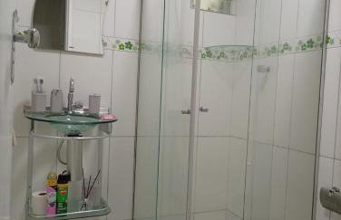 Apartamento espaçoso com 3 quartos para até 6 pessoas, Garagem coberta dentro do condomínio e Check-in Automático via Fechadura com senha - Foto 36