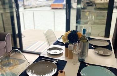 Yarmouth Waterlodge Floating Apartments 2 - Photo 6