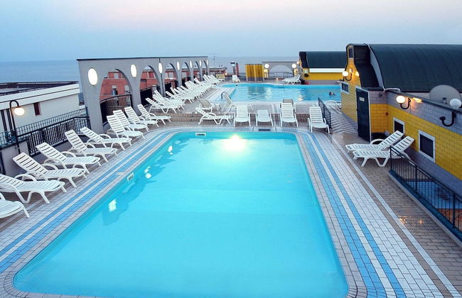 Cristoforo Colombo Holiday Complex in Caorle, Close to the Beach - Foto 1