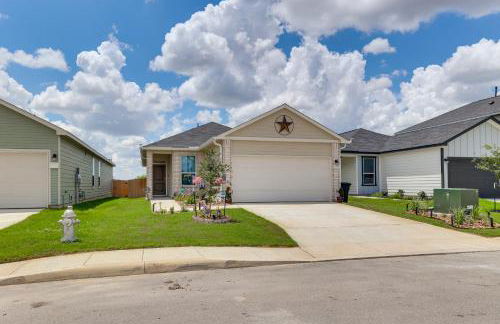 12 Mi to San Antonio River Walk Home with Yard! - Photo 24