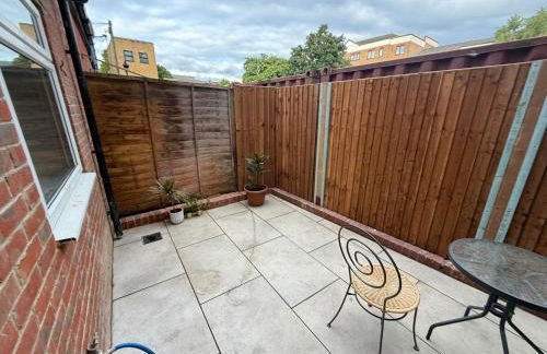 Ground Floor Apartment with Private Garden - Near Victoria Park - Foto 25