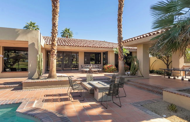 Moonshine by Avantstay Modern & Stylish Estate w/ Bar, Fire Pit & Hot Tub 5 bd - Foto 34