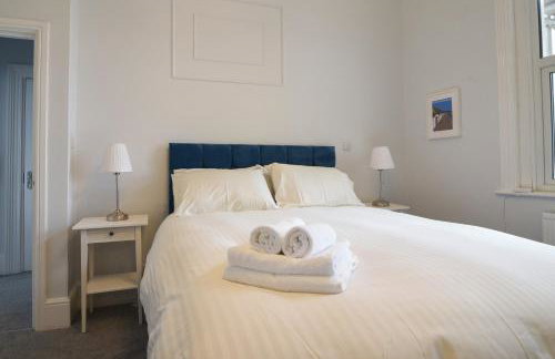 Flat 2, 10 Seafield Road - Photo 11