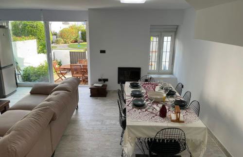 Casa Adosada Familiar - Photo 1