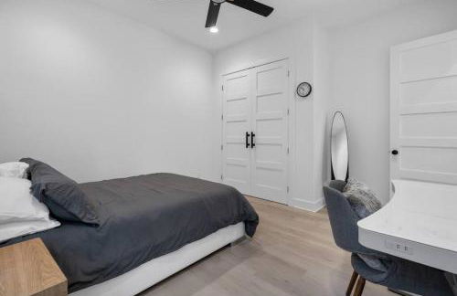 Modern Retreat 10 min-Oaklawn BBQ grill Pavillion Kids playground - Foto 17